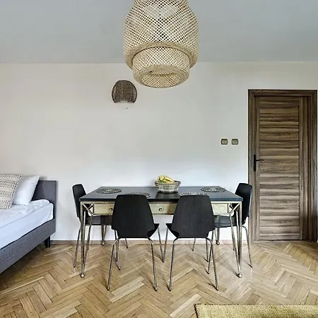 2br Apt Balcony Tamka 17 Ac Lägenhet *