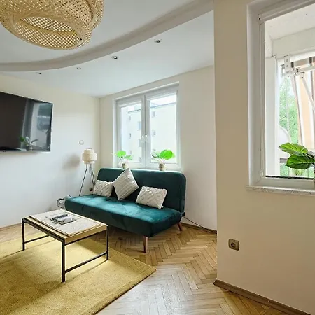 דירה 2br Apt Balcony Tamka 17 Ac